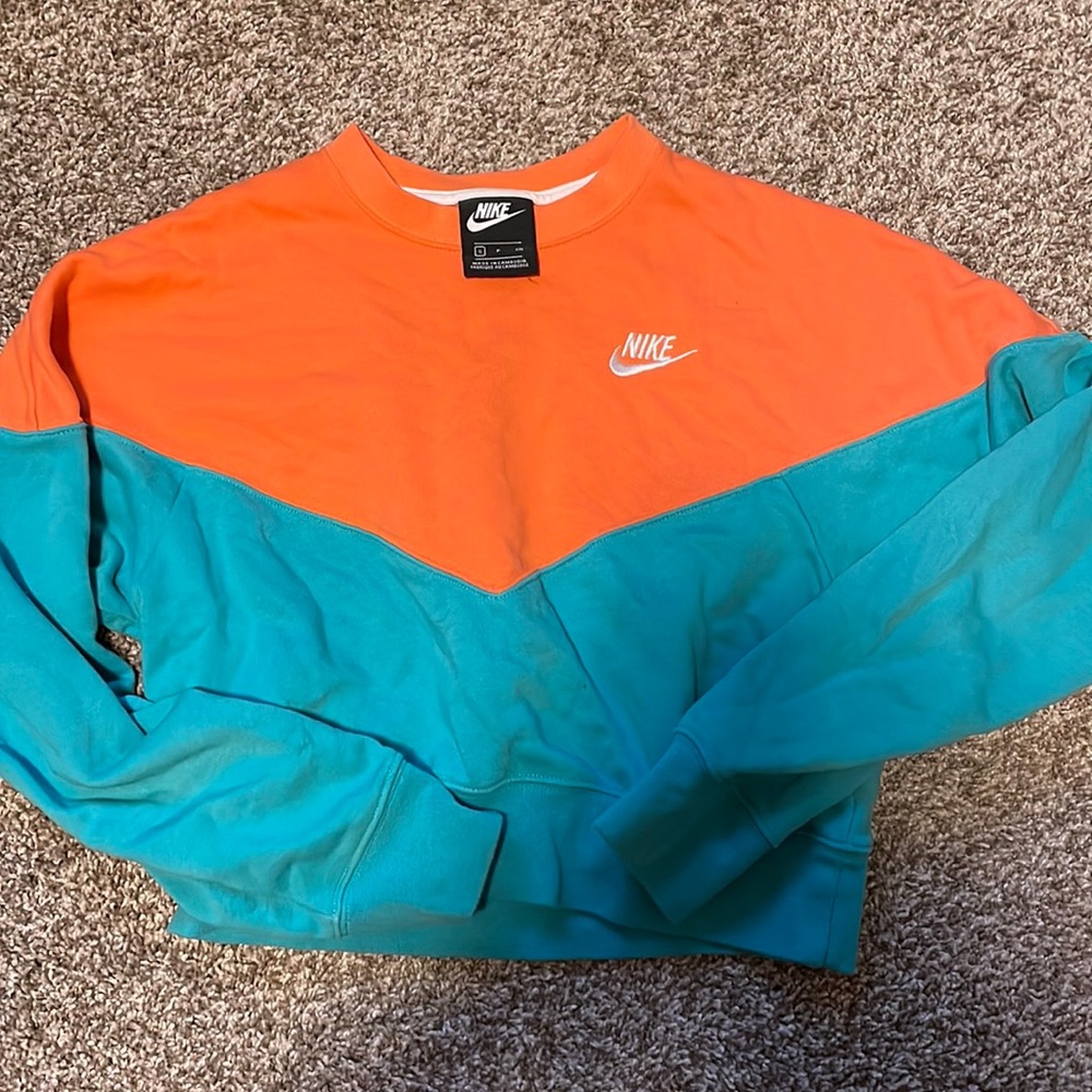 Womens Nike color block crop top crew neck